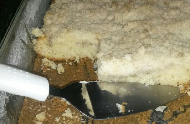 Cuca de banana com farofa