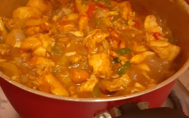 Frango xadrez com amendoim torrado