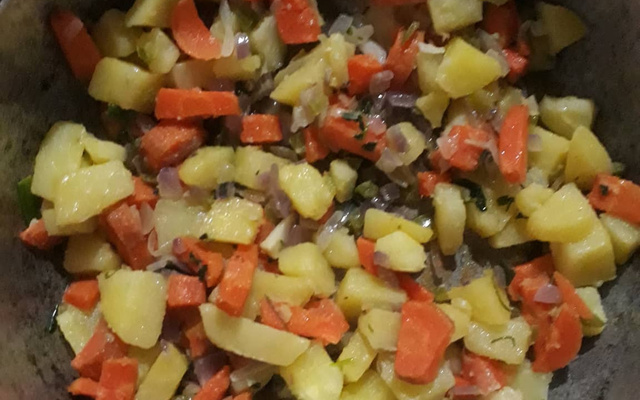 Refogado de batata e cenoura