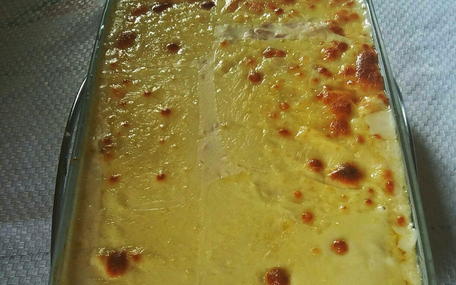 Pão quente com creme de cebola