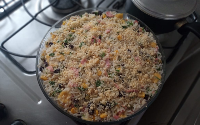 Arroz com creme de leite e queijo