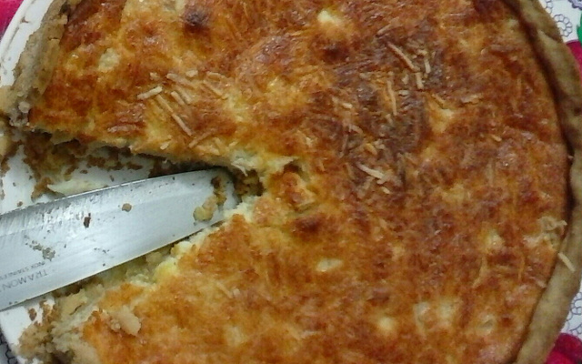 Quiche fácil de queijo e cebola
