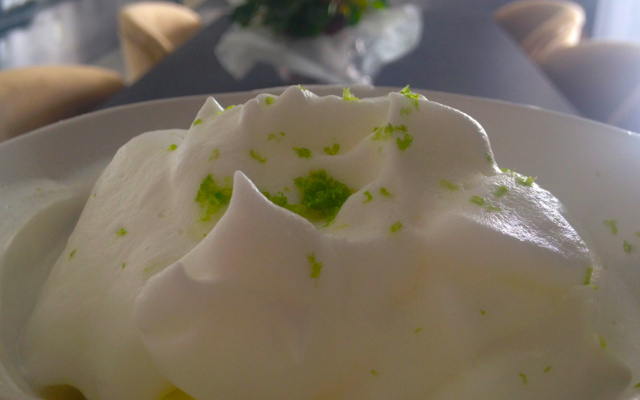 Doce de claras em neve