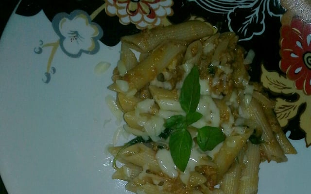 Macarronada simples com soja e queijo coalho