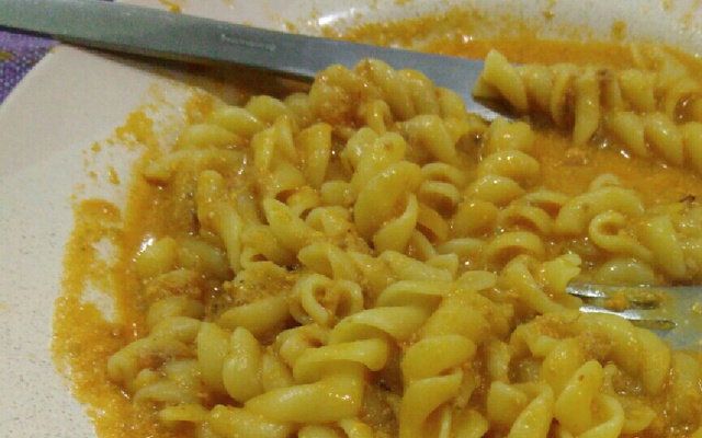 Macarrão de panela de pressão com atum