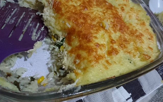 Escondidinho de arroz com frango