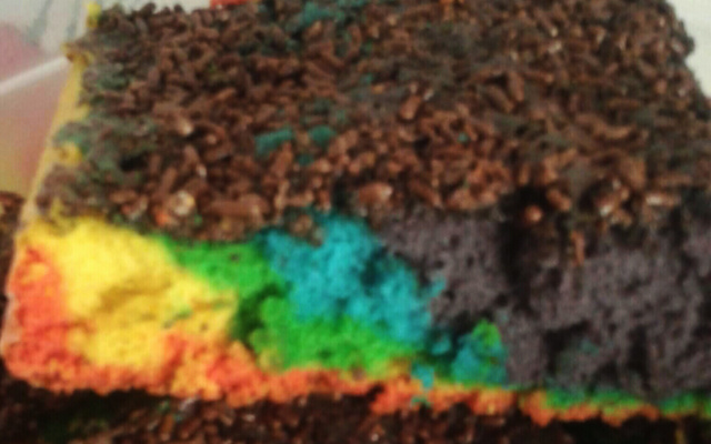 Bolo arco-íris