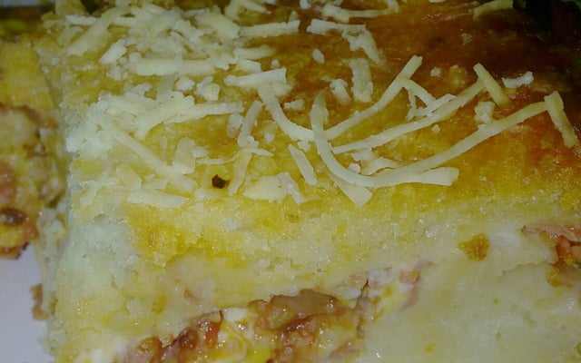 Torta de calabresa com requeijão