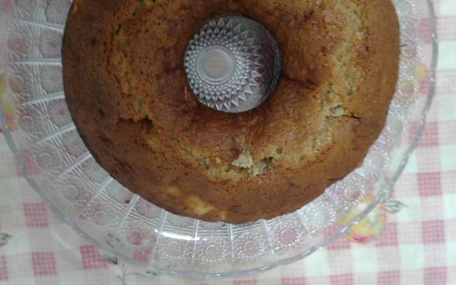 Bolo de liquidificador de maçã e banana