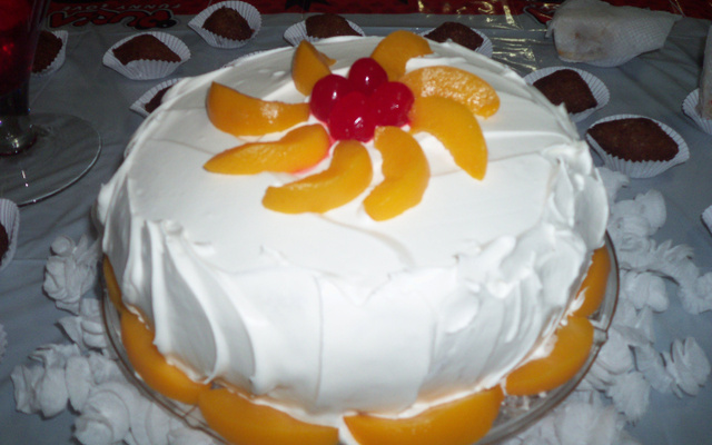 Bolo gelado de pêssego