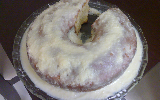 Bolo molhadinho de coco