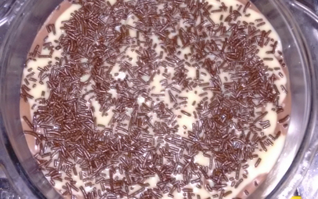 Torta de bolacha com doce de leite