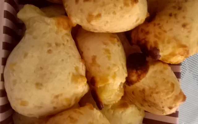 Pão de queijo 3 ingredientes.