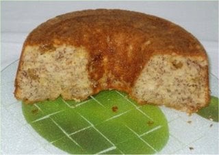 Bolo de banana com nozes