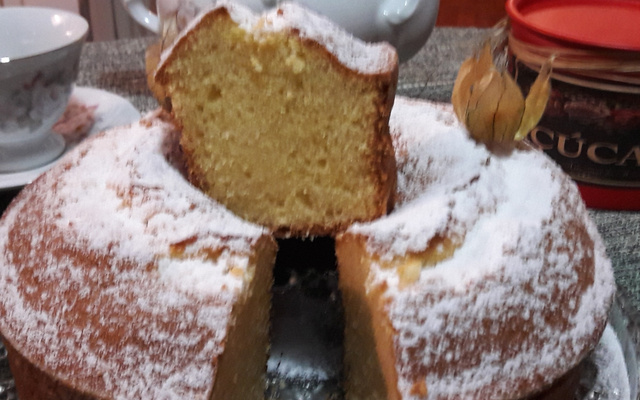 Pão-de-ló de fubá Sanclair