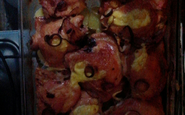 Frango assado com batatas