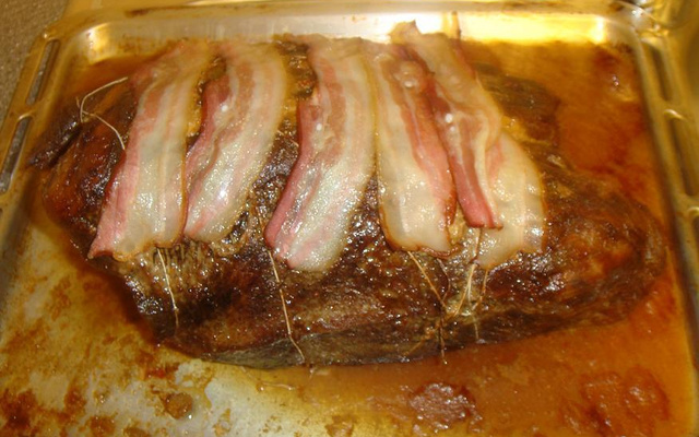 Costela recheada desossada da Tia Jucy
