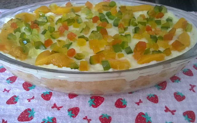 Pavê de pêssego em calda