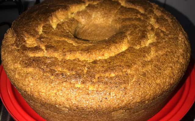 Bolo de fubá com creme de leite