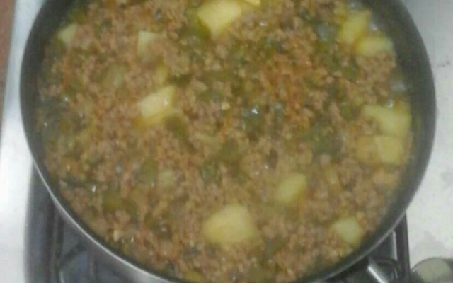 Ensopadinho de batata com carne moída