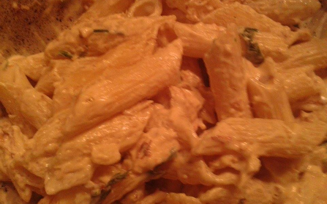 Macarrao com molho branco especial