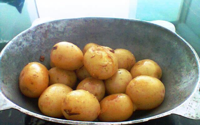 Batata bolinha na manteiga