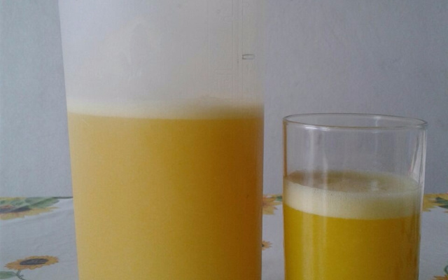 Suco de manga refrescante
