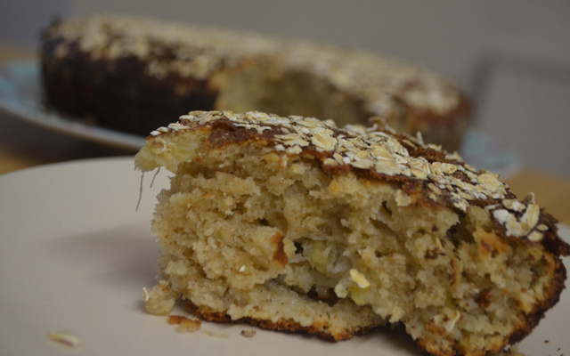 Bolo de banana com aveia