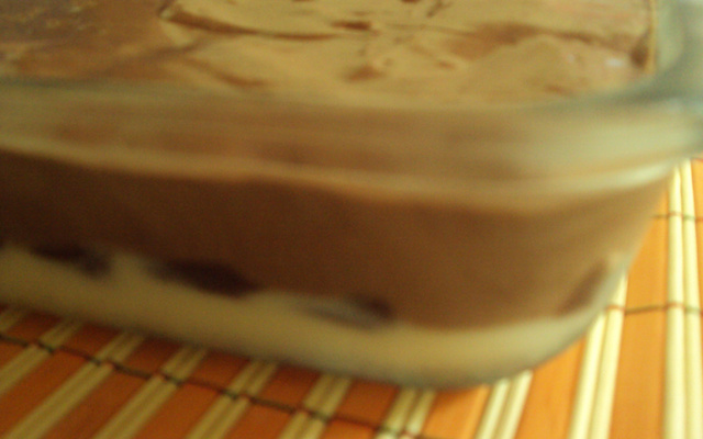 Torta gelada de waffer coberta com chocolate