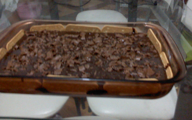 Pavê de chocolate com barra de chocolate