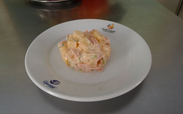 Salada de batata com presunto