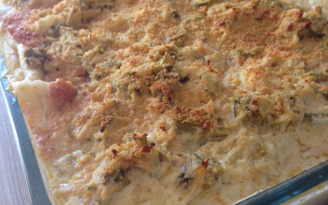 Lasanha de brócolis com molho branco