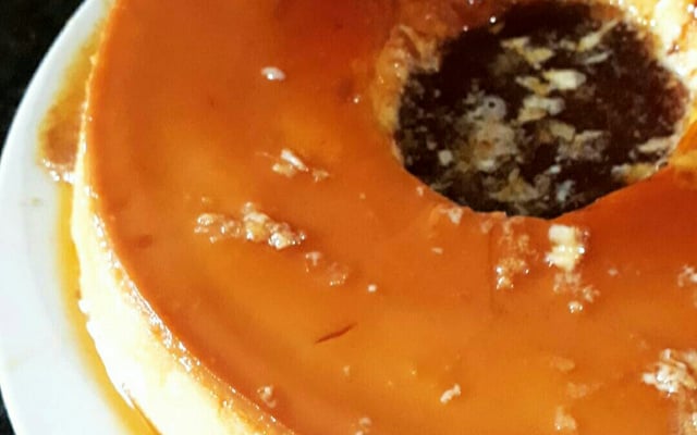 Pudim na boca do fogão