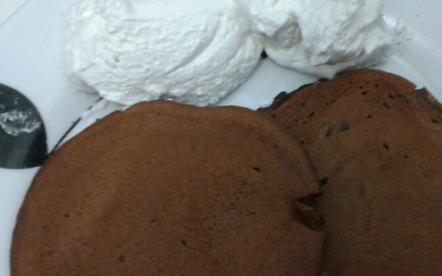 Panquecas de chocolate com marshmallow