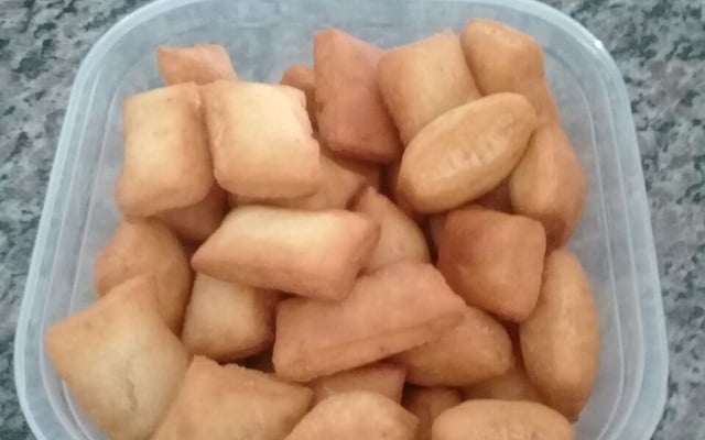 Bolinho de trigo frito