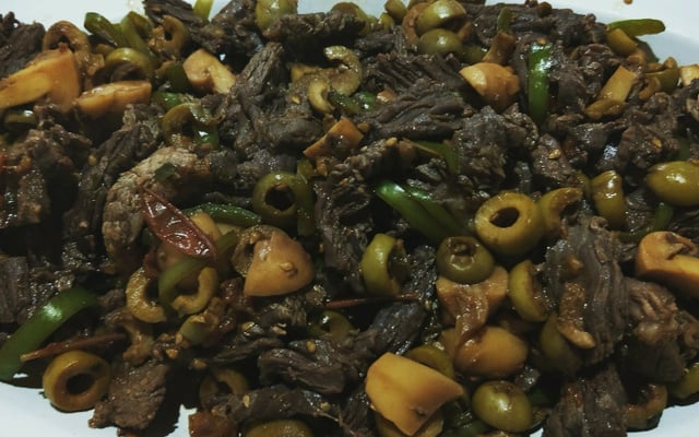 Tiras de fraldinha com legumes ao shoyu