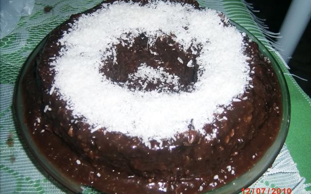 Bolo de chocolate com coco
