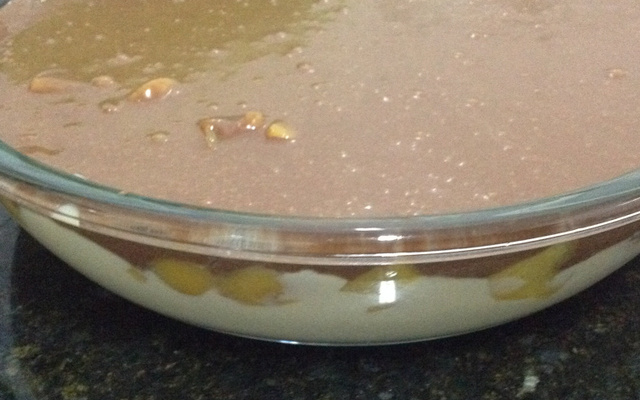 Gelado de pêssego com chocolate