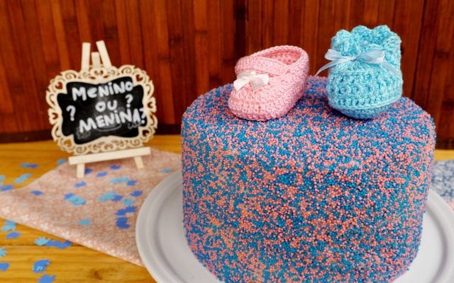 Bolo chá de revelação