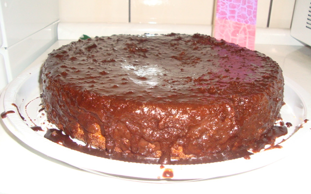 Bolo de cenoura com cobertura de chocolate
