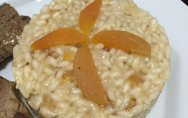 Risoto de queijo brie com damasco especial