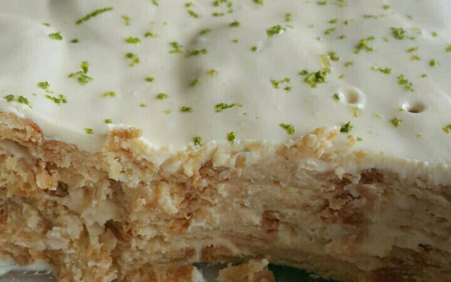 Torta de limão (simples, fácil, rápida e sem ir ao forno)