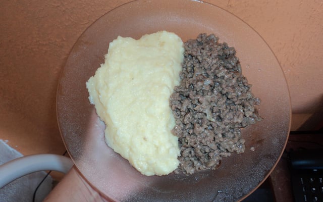Carne moída com creme de cebola da Nady