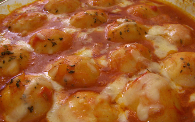 Nhoque recheado com frango e catupiry