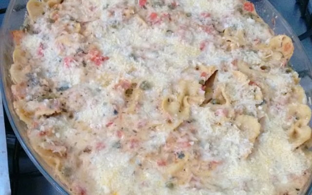 Macarrão ao molho rosê com atum