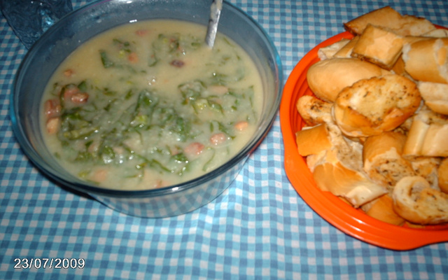 Delicioso caldo verde