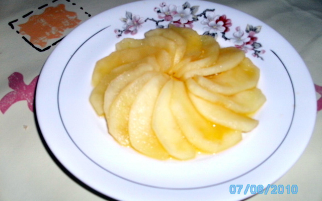 Maçã com calda de laranja