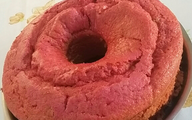 Bolo de fubá com beterraba