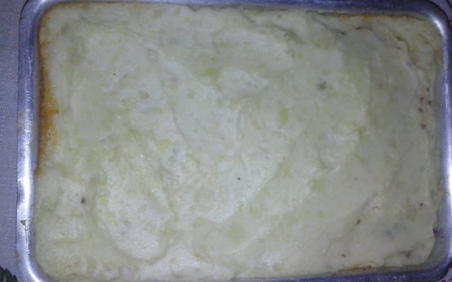 Torta de carne moída com massa de purê de batata