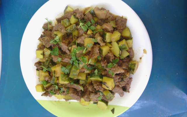 Refogado de abobrinha com carne